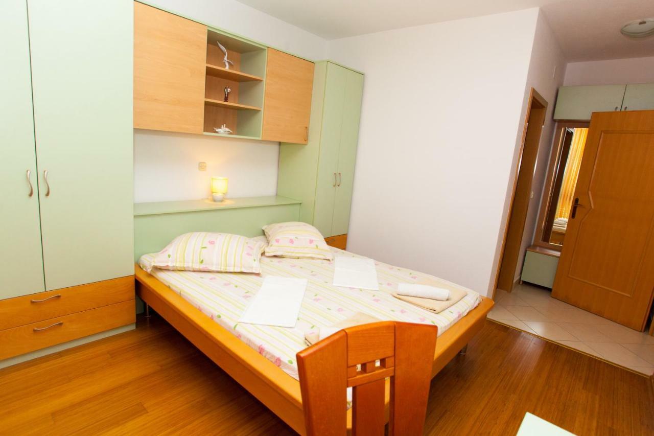 Apartments Jadranko Brela Exterior foto